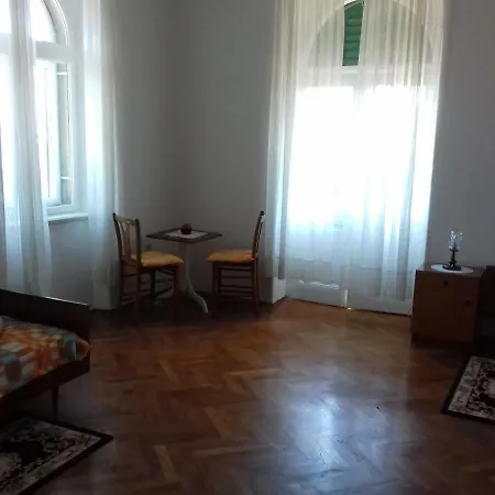Elbe Apartment *